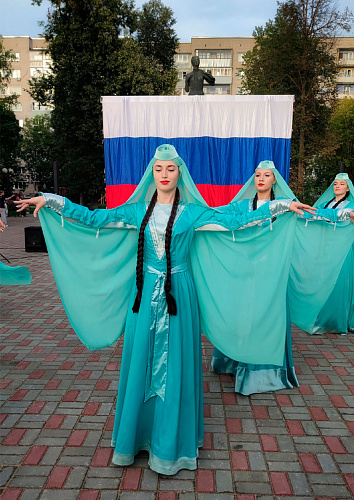 Яркий праздник единства